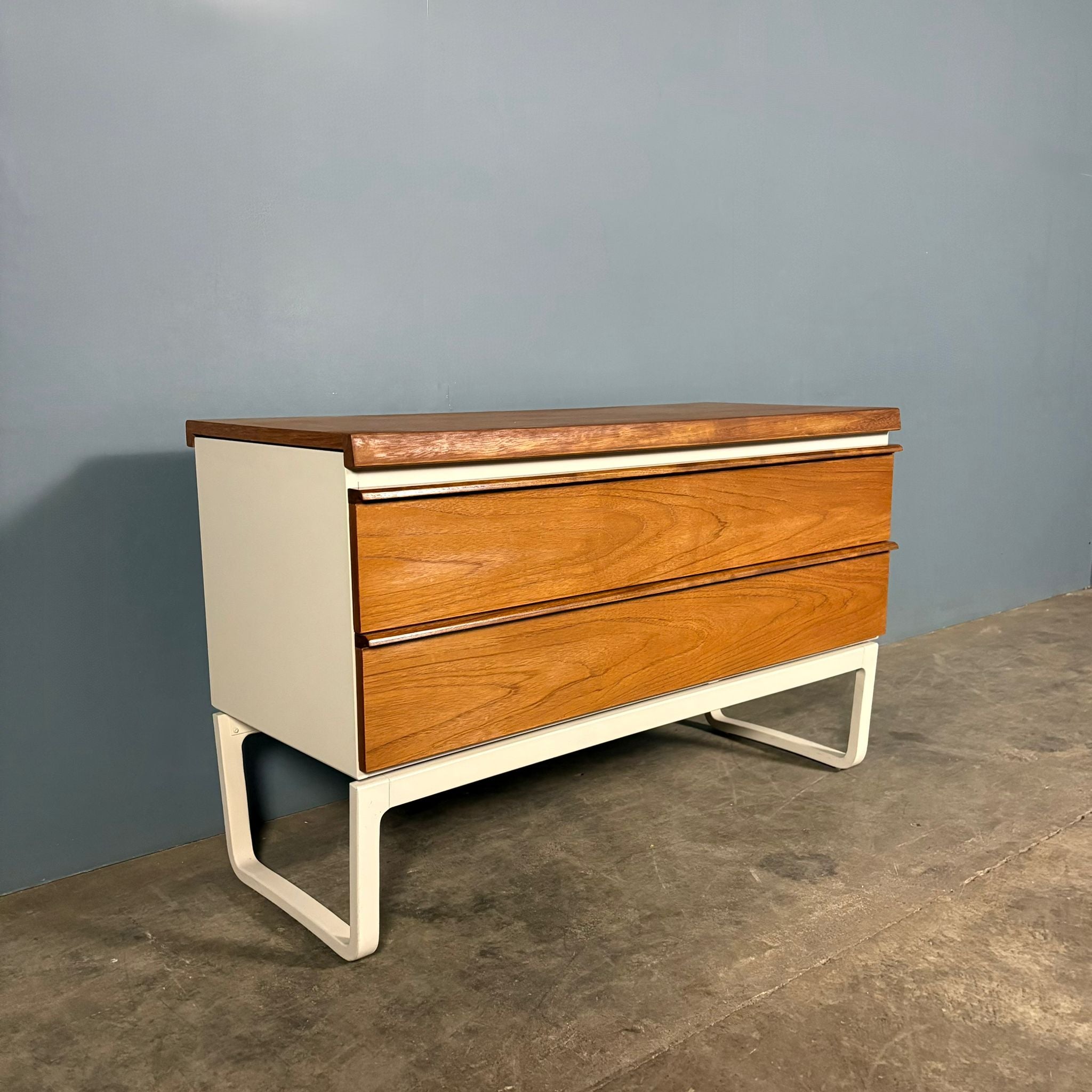 SOLD Chest Of Drawers Bath Cabinet Makers BCM Mid Century Vintage Retro MCM