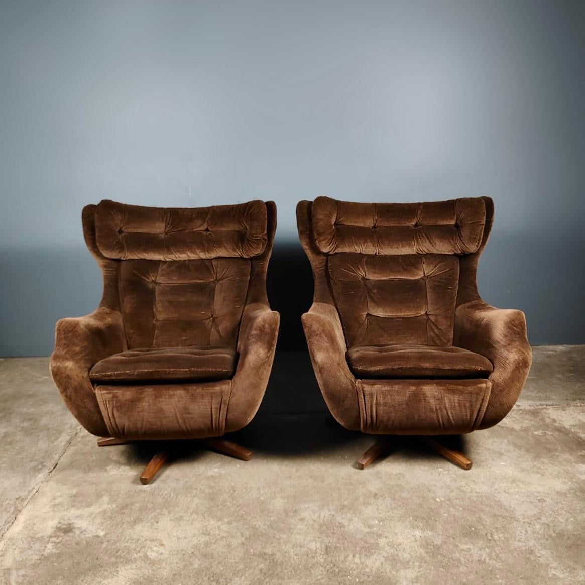 SOLD Pair Of Parker Knoll Statesman Swivel Egg Lounge Chairs Mid Century Vintage Retro MCM