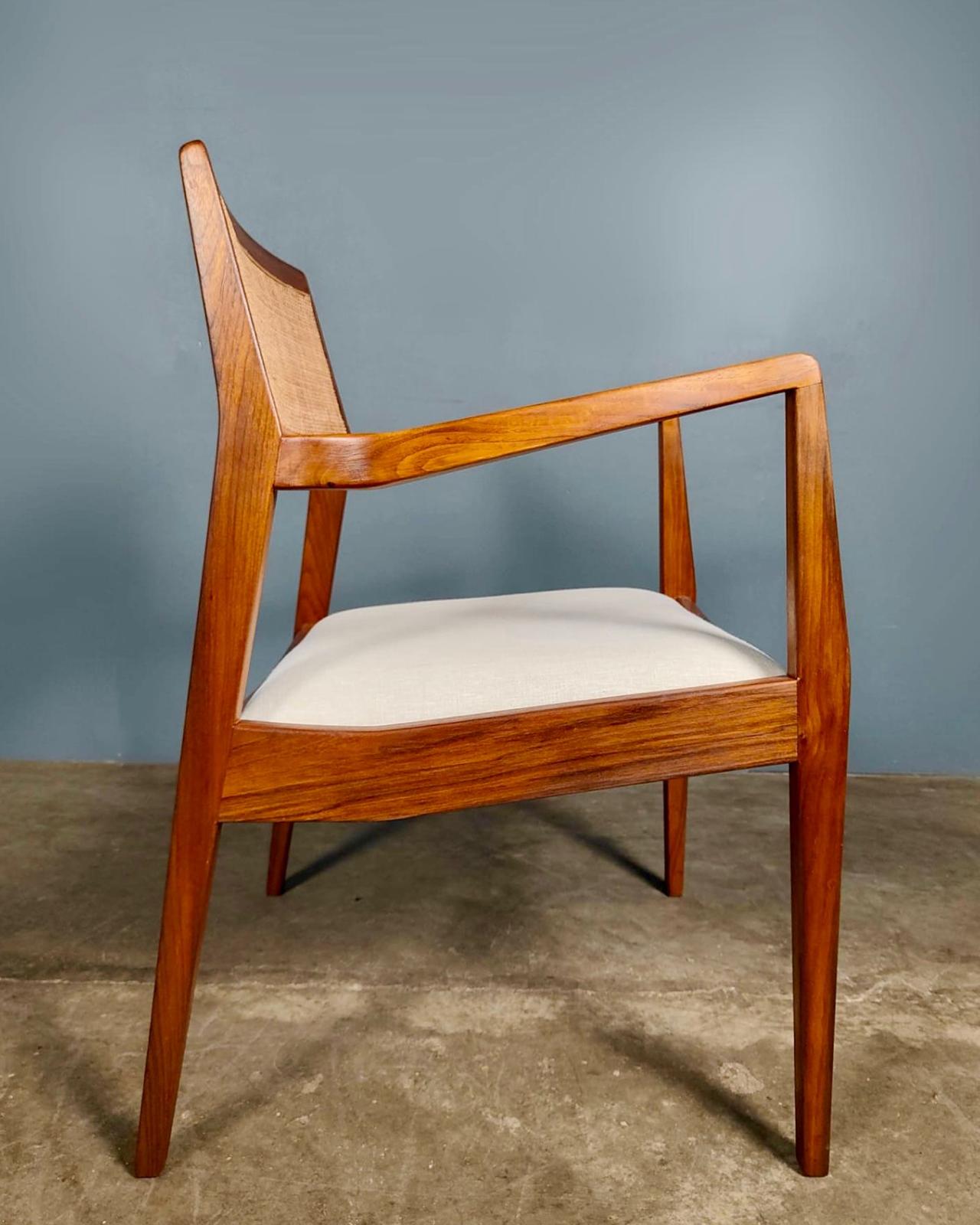 SOLD Pair Of Jens Risom ‘Playboy’ C140 Walnut Carver Dining Chairs/Lounge Chairs Mid Century Vintage Retro MCM