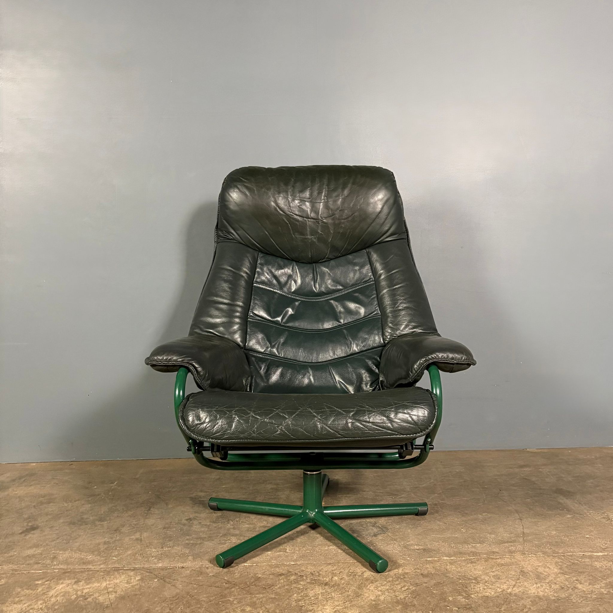 Green Leather Skoghaug Reclining Swivel Lounge Chair With Matching Footstool/Ottoman Mid Century Vintage Retro MCM