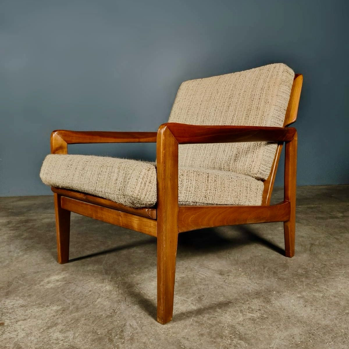 SOLD Beige/Cream Lounge Chair Mid Century Vintage Retro MCM