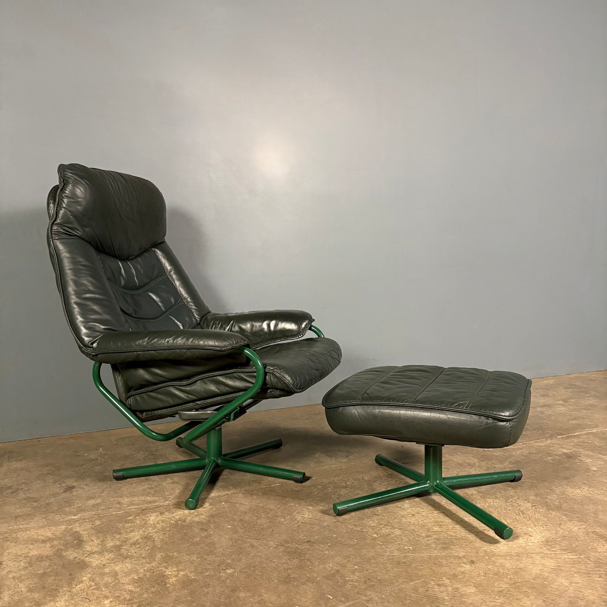 Green Leather Skoghaug Reclining Swivel Lounge Chair With Matching Footstool/Ottoman Mid Century Vintage Retro MCM