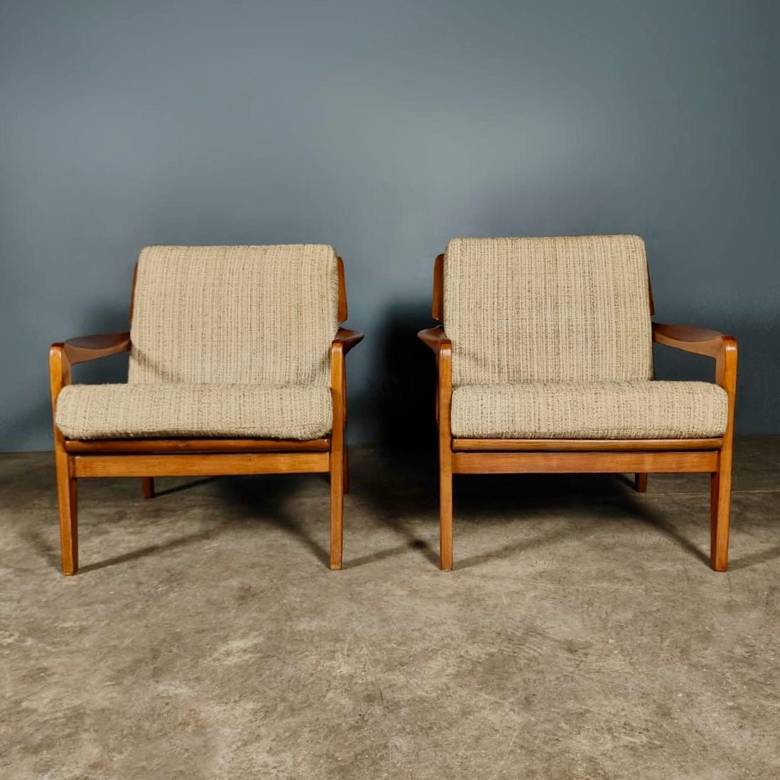 SOLD Beige/Cream Lounge Chair Mid Century Vintage Retro MCM