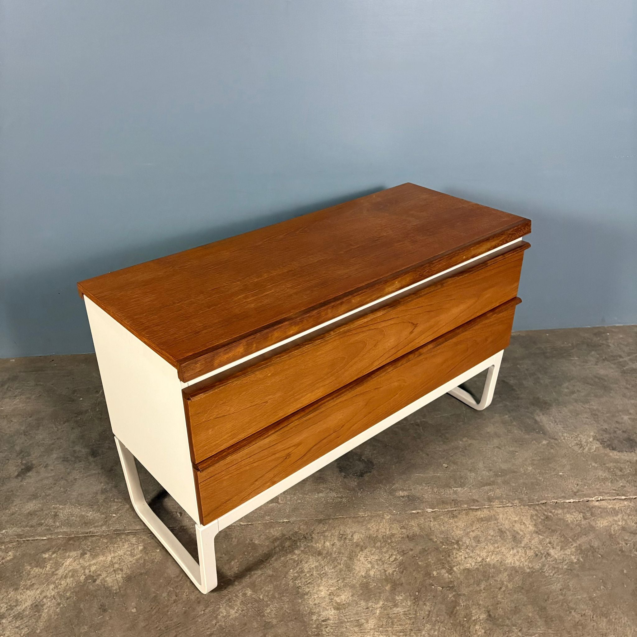 SOLD Chest Of Drawers Bath Cabinet Makers BCM Mid Century Vintage Retro MCM