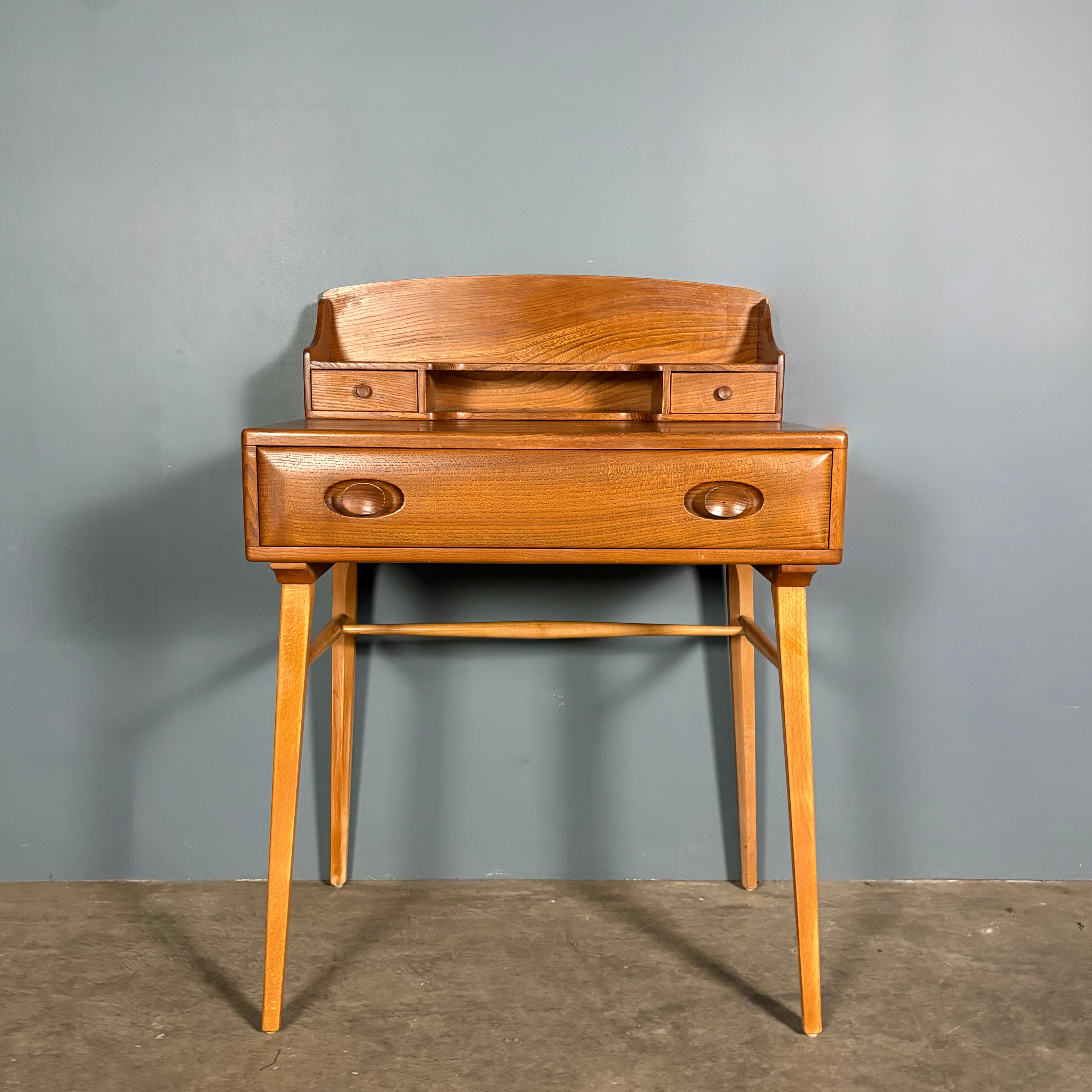 Ercol Model 437/439 Elm Windsor Writing Desk/Table & Matching Chair Mid Century Vintage Retro MCM