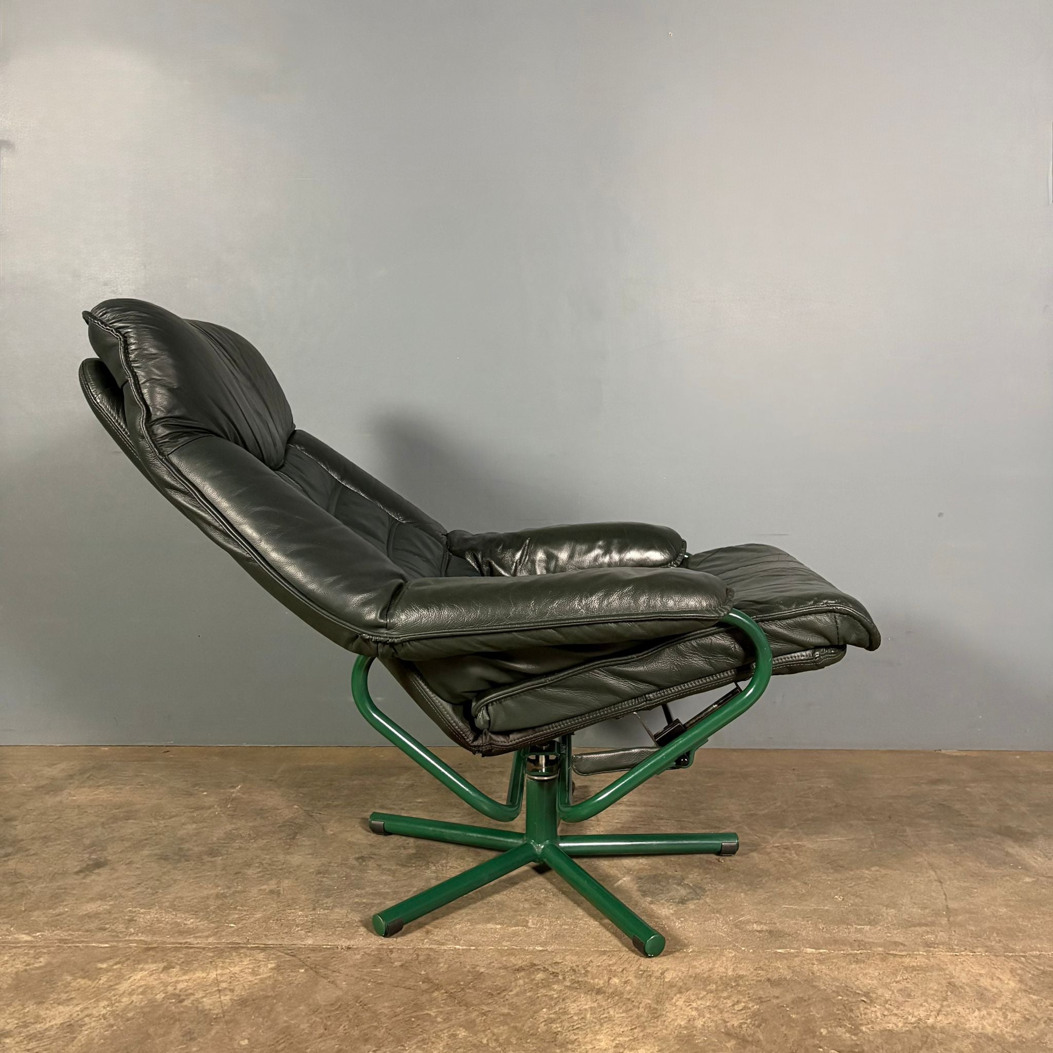 Green Leather Skoghaug Reclining Swivel Lounge Chair With Matching Footstool/Ottoman Mid Century Vintage Retro MCM