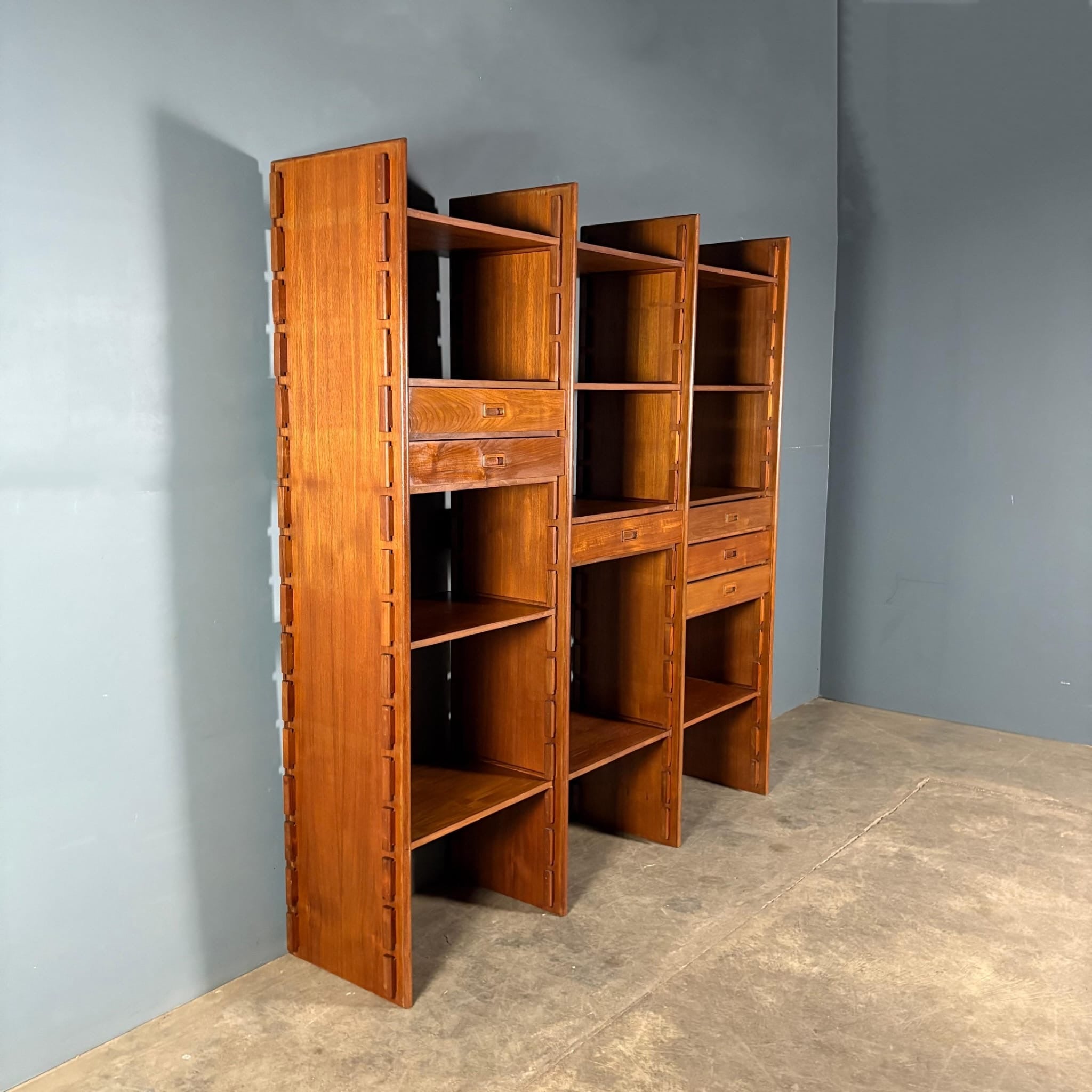 Gianfranco Frattini For Bernini Model 540 Teak Italian Modular Shelving System/Bookcase/Room Divider Mid Century Vintage Retro MCM