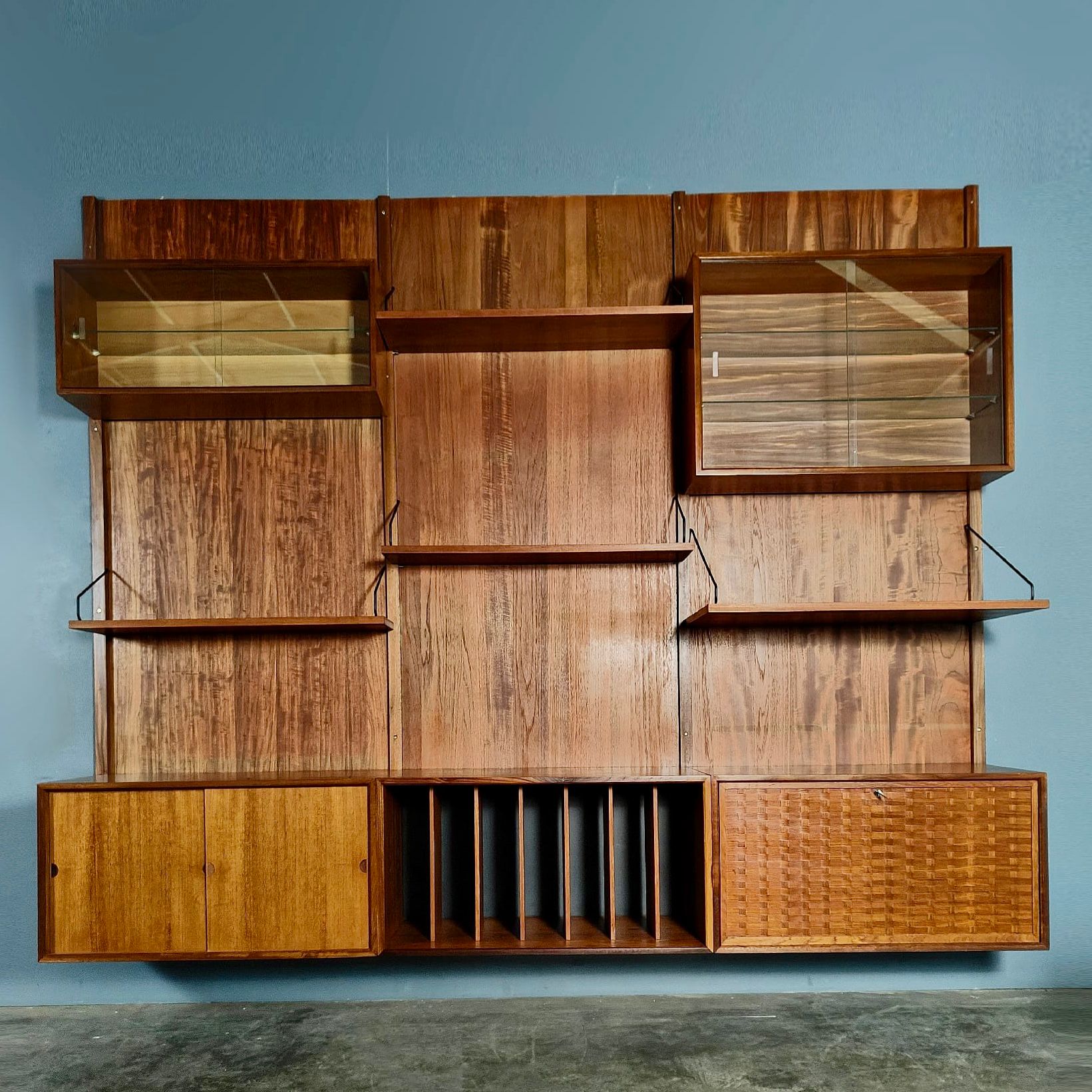 SOLD Mid Century Poul Cadovius Royal System Cado Large Teak Wall Unit Vintage Retro MCM