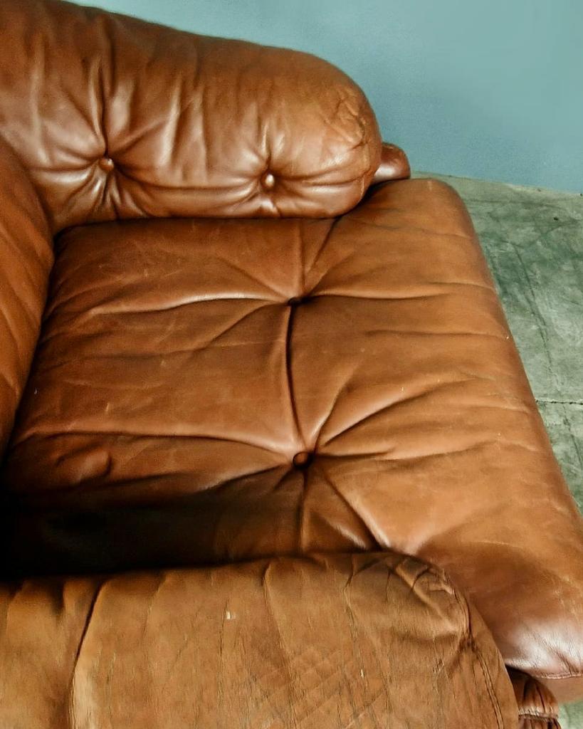 Pair Of Lounge Coronado Chairs By Tobia And Afra Scarpa For B&B Italia Tan Brown Leather