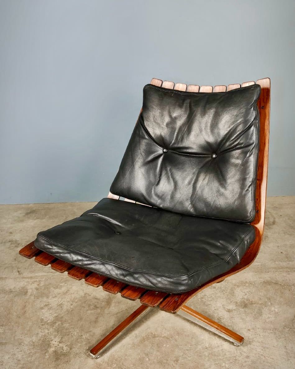 Mid Century Original Georg Eknes Hans Brattrud Scandia Rosewood Swivel Lounge Chair