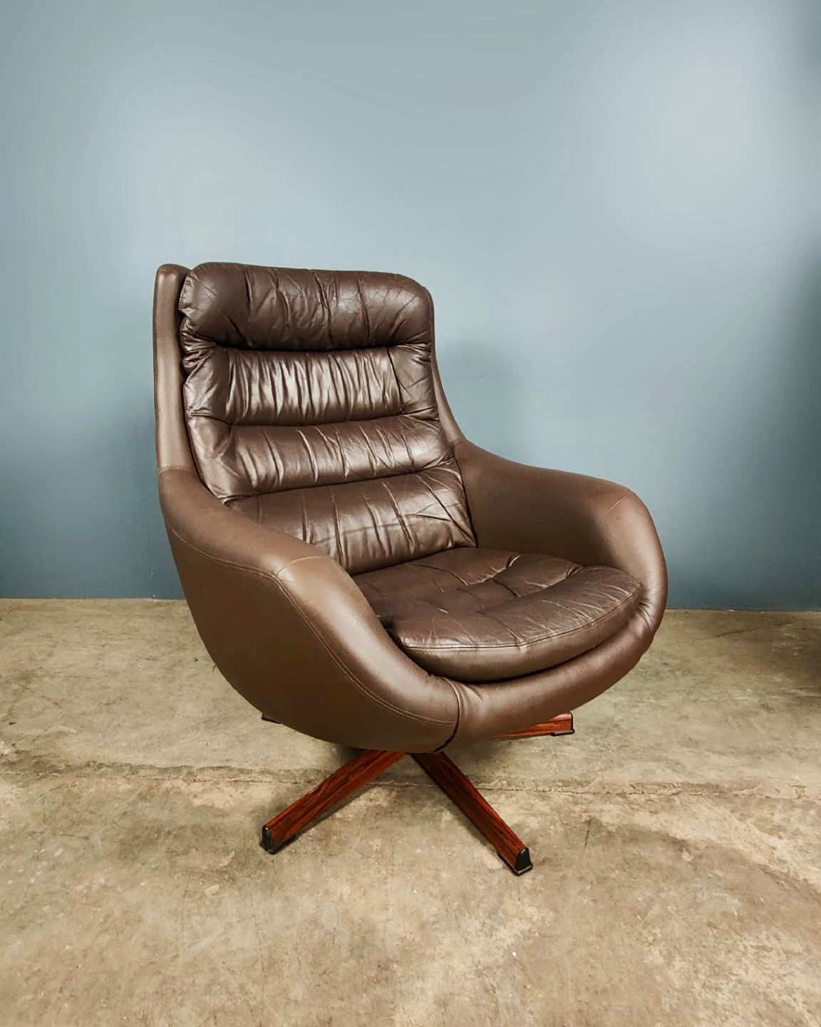 Brown Leather Mid Century Overman Swedish Swivel Lounge Chair