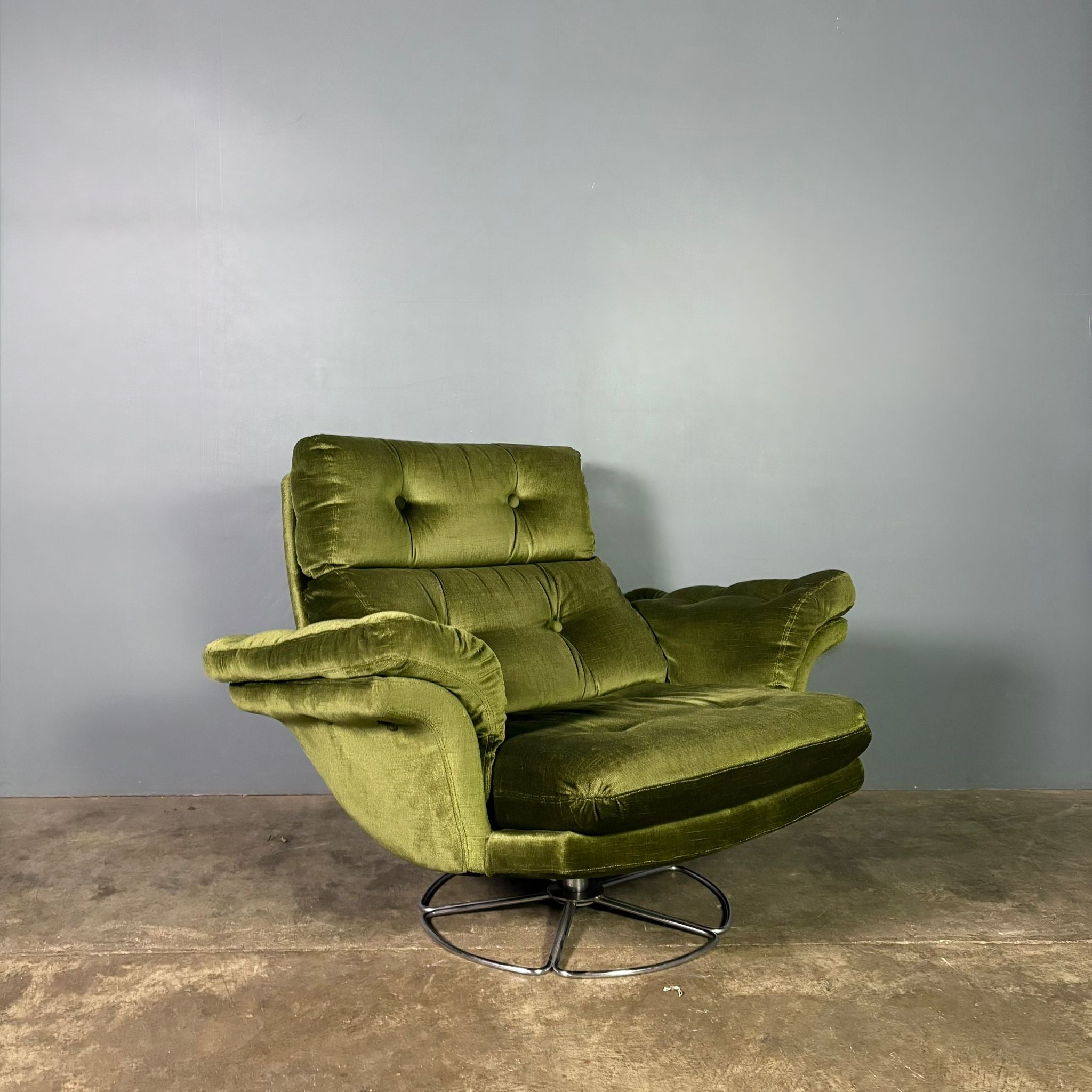 Mid Century Green Velvet Swivel Armchair & Matching Footstool Vintage Retro MCM