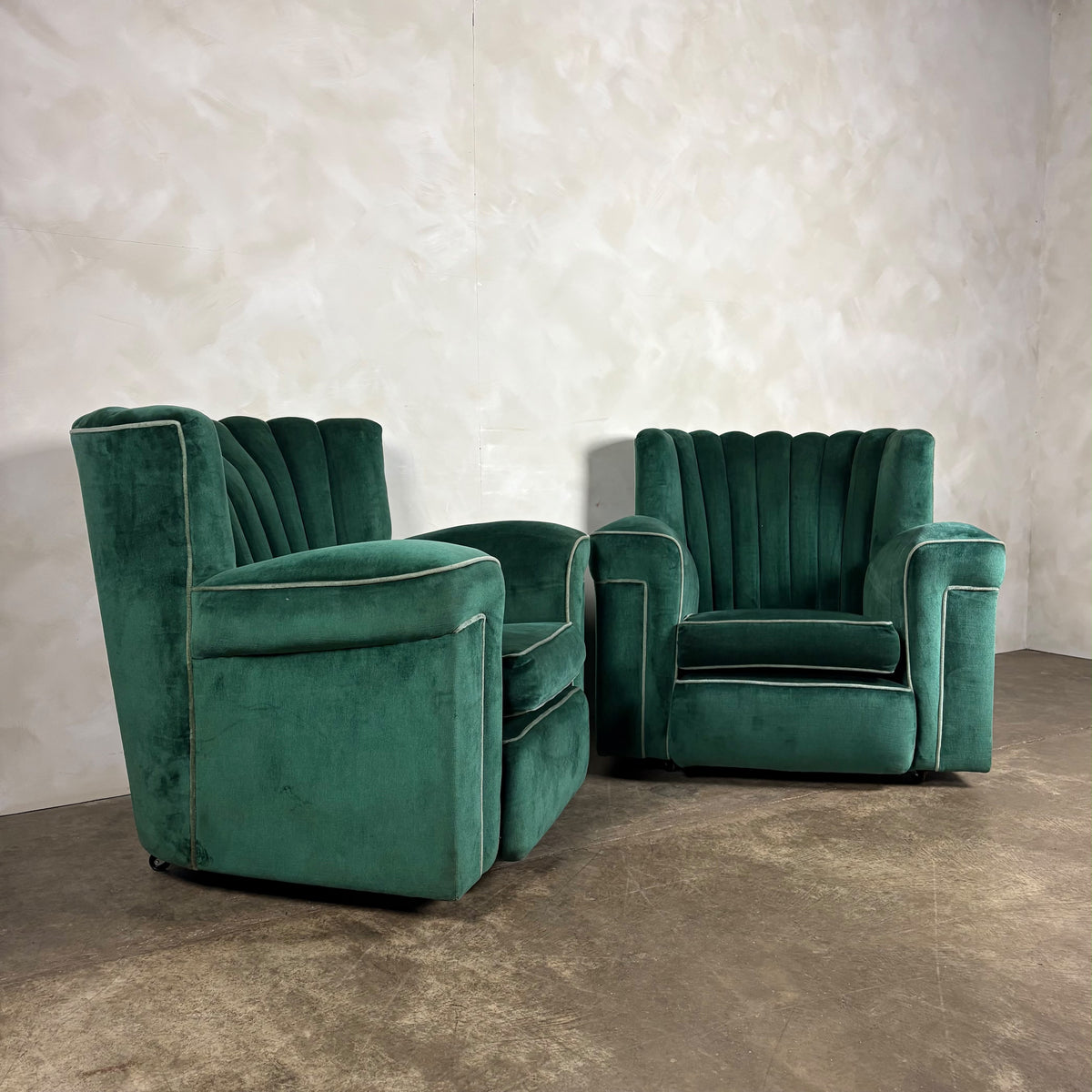 Vintage Art Deco Three Seater Sofa & Pair Of Armchairs In Emerald Turquoise Green Velvet