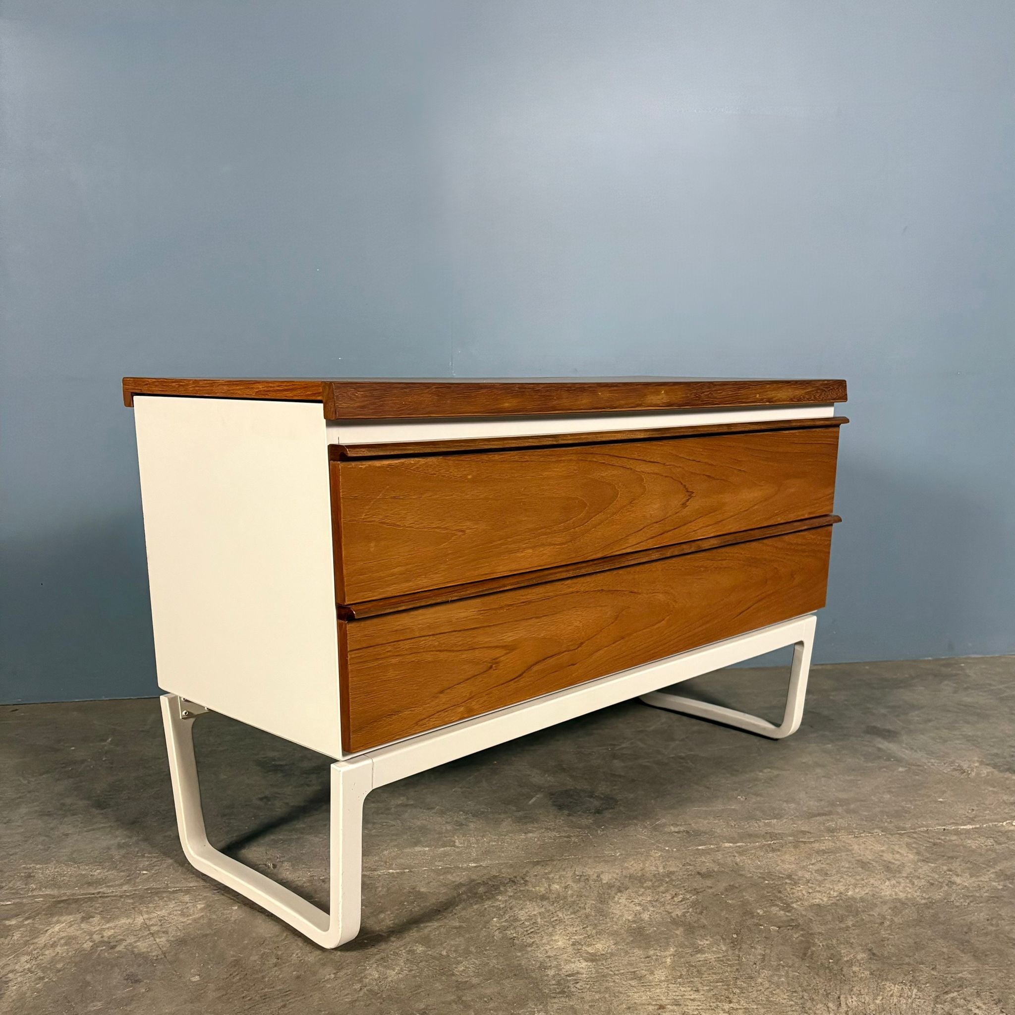 SOLD Chest Of Drawers Bath Cabinet Makers BCM Mid Century Vintage Retro MCM