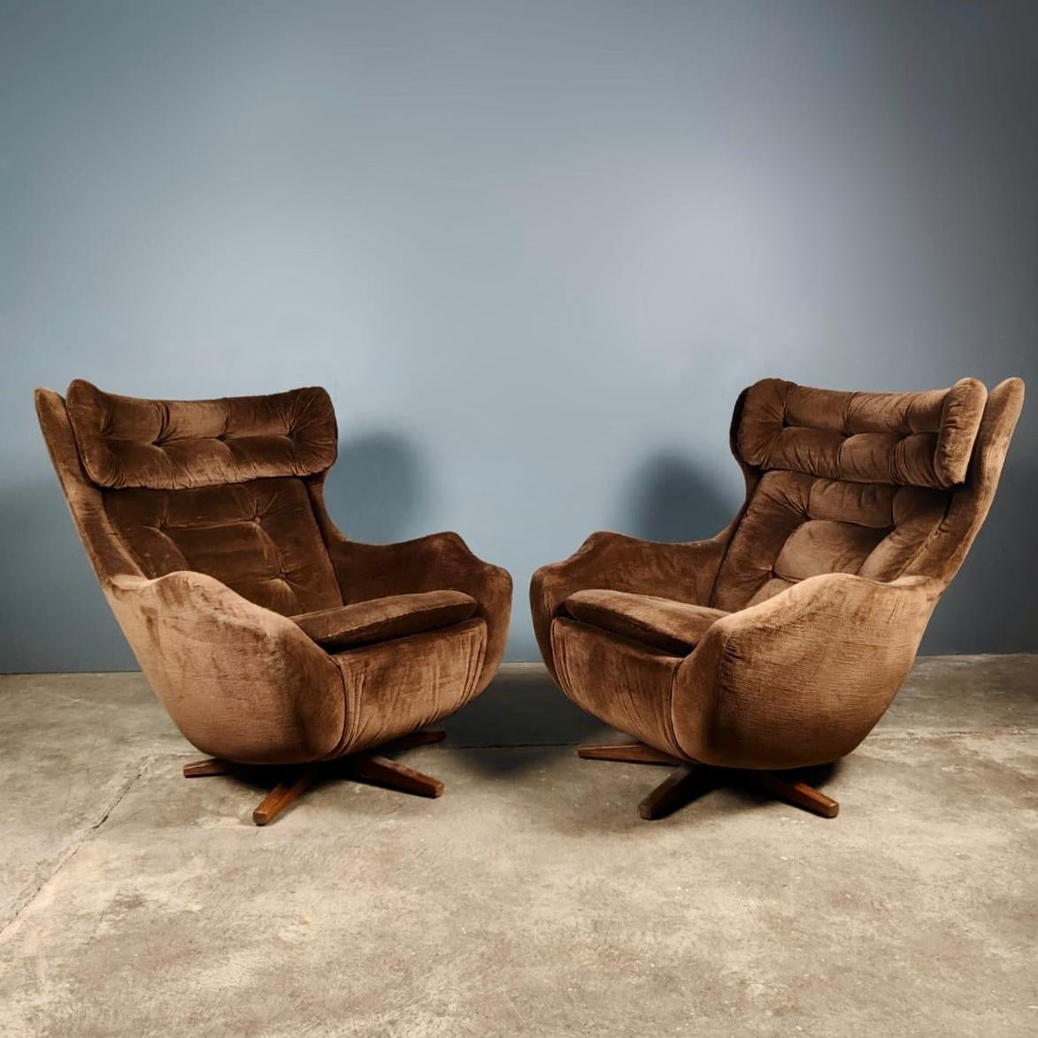 SOLD Pair Of Parker Knoll Statesman Swivel Egg Lounge Chairs Mid Century Vintage Retro MCM