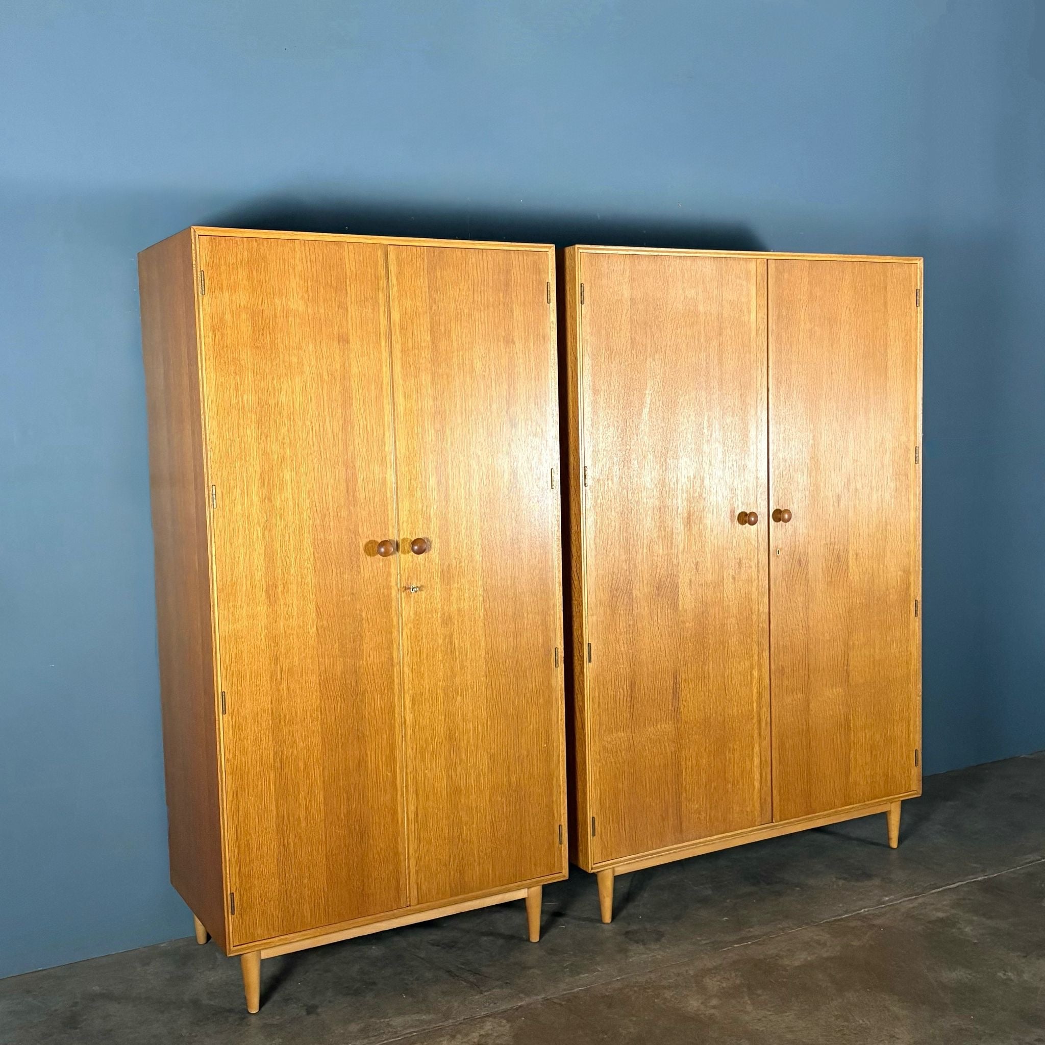 Meredew ‘His & Her’ Pair Of Matching Wardbrobes Oak Mid Century Vintage Retro MCM