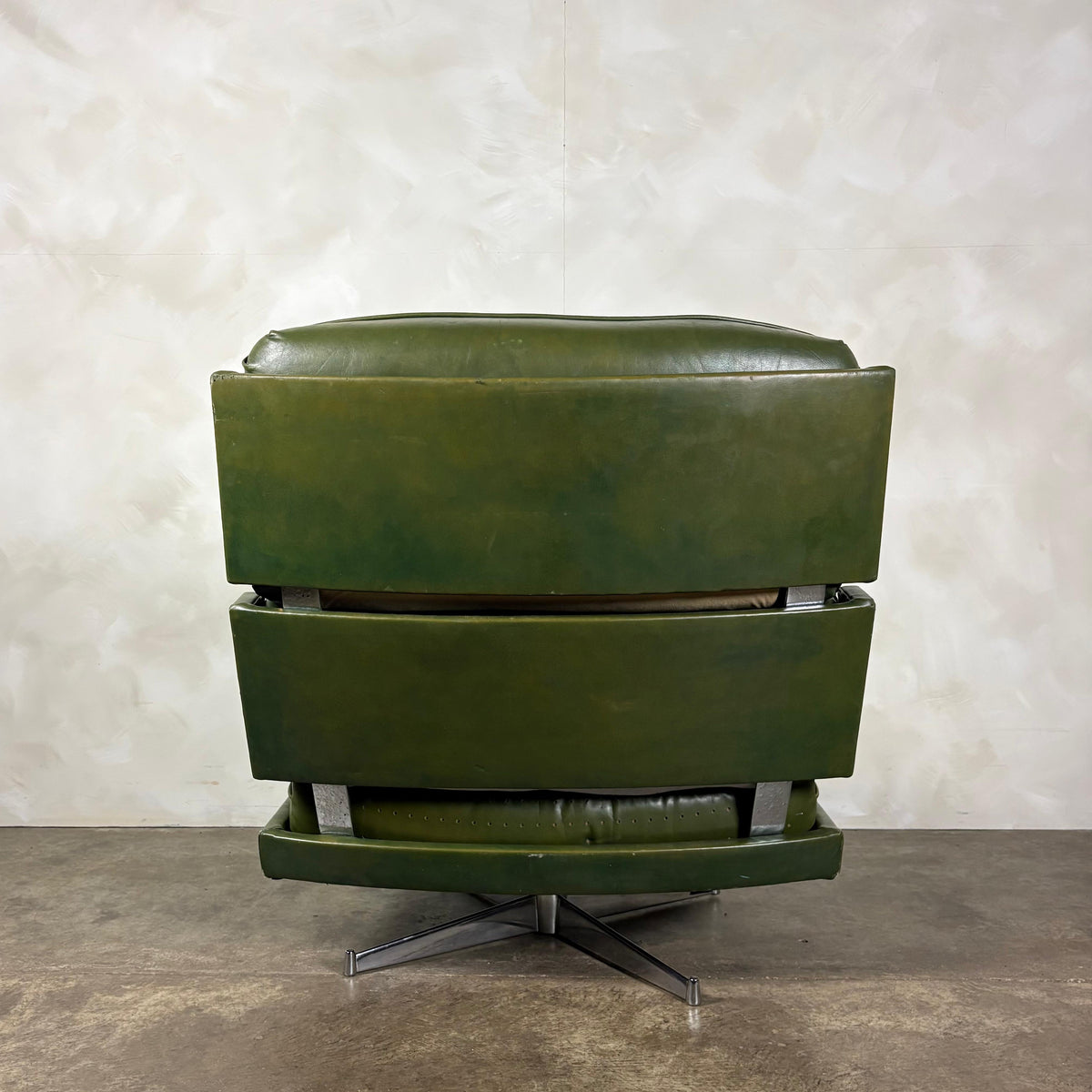 Howard Keith Green Leather Kohinoor Swivel Lounge Chair HK London Mid Century Vintage Retro MCM