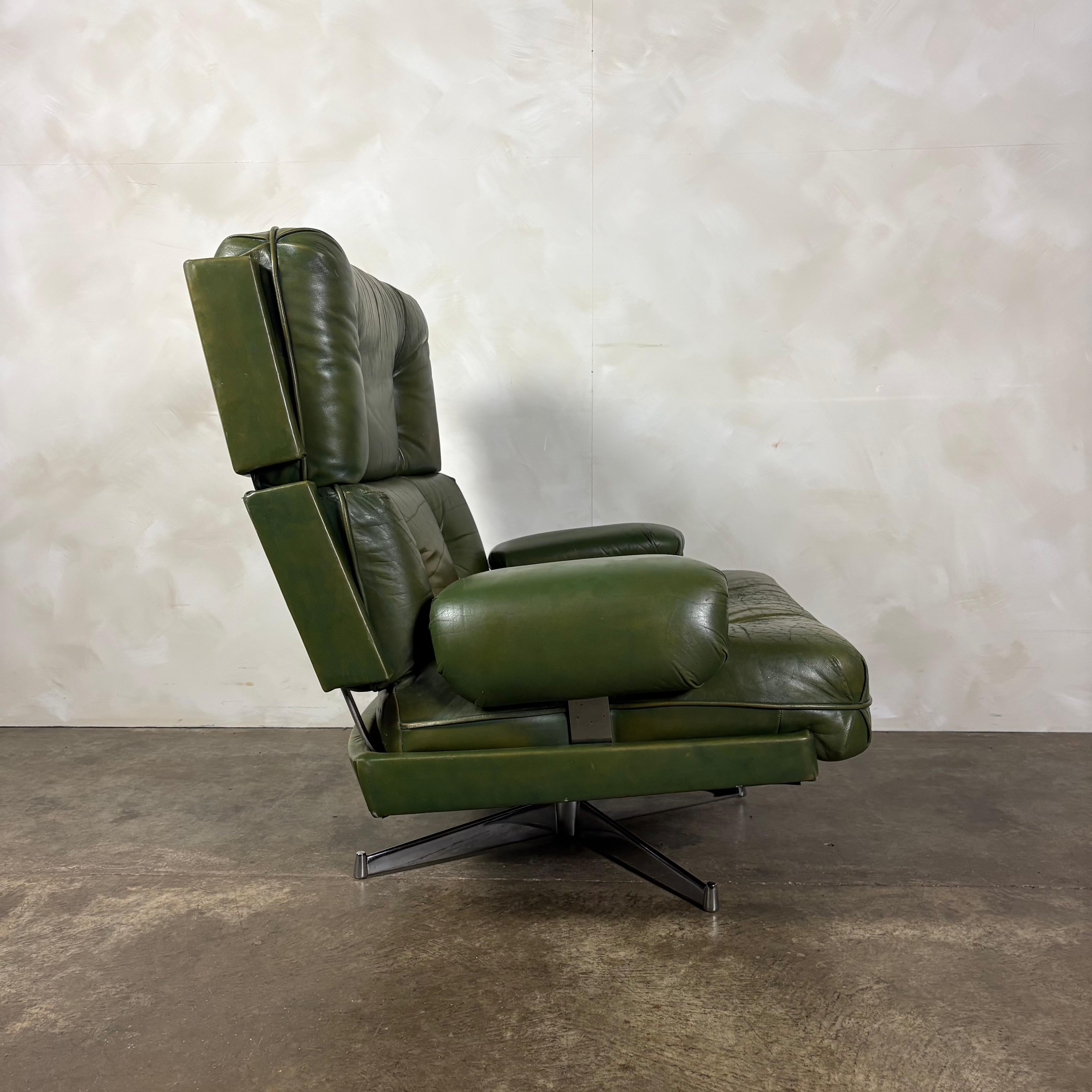 Howard Keith Green Leather Kohinoor Swivel Lounge Chair HK London Mid Century Vintage Retro MCM