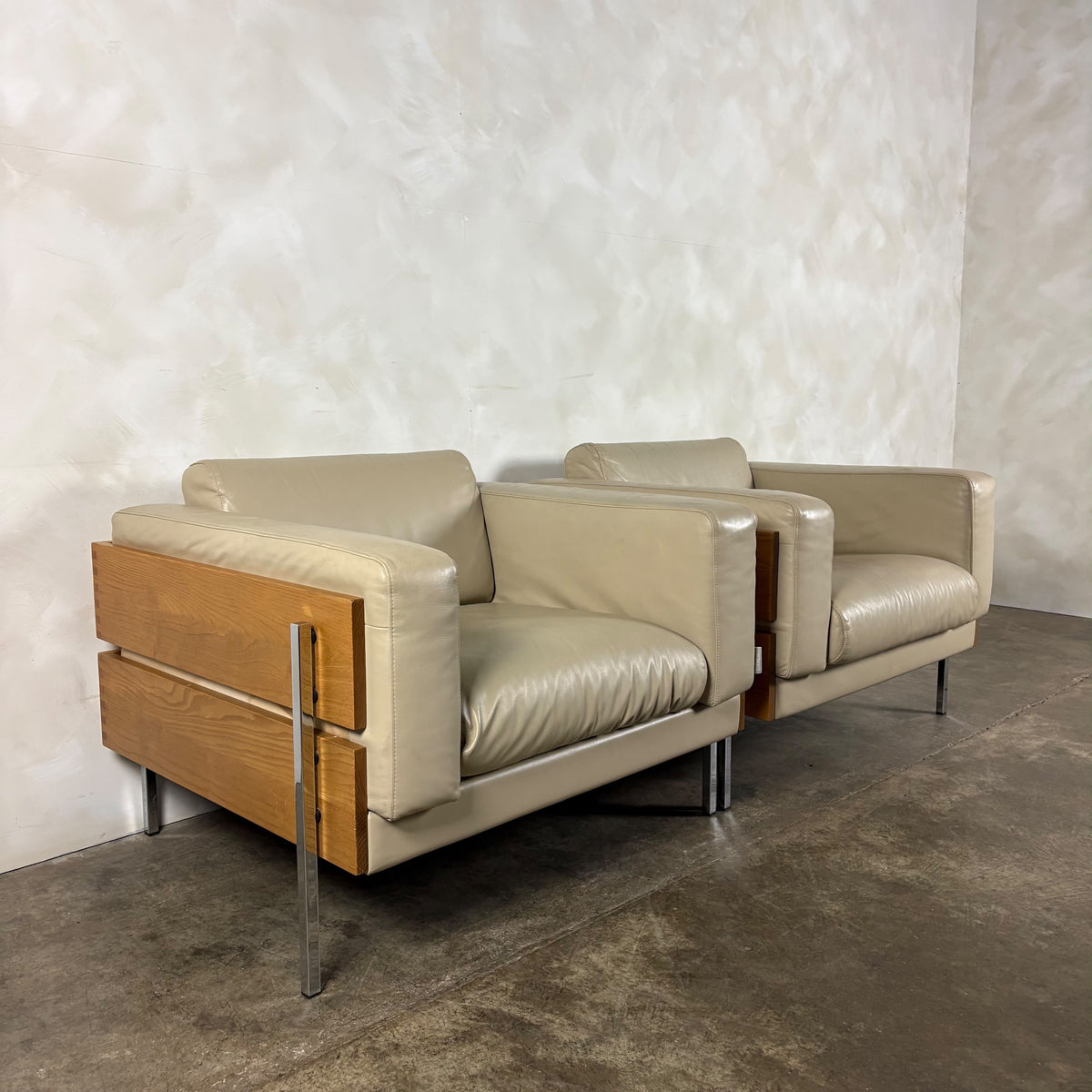 Mid Century Pair Of Cream Beige Leather Robin Day For Habitat Forum II Armchairs Vintage Retro MCM
