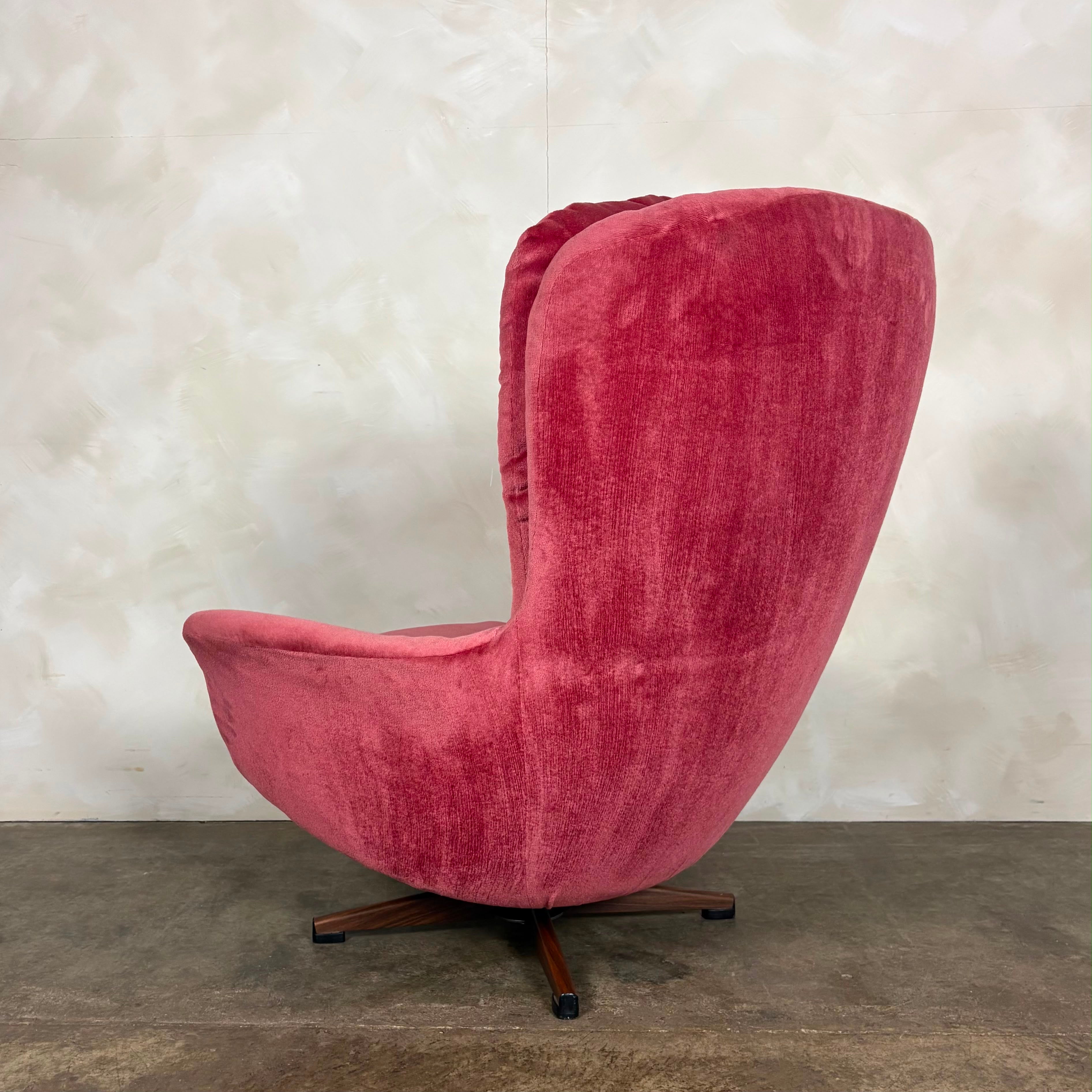Pink Swivel Teak Lounge Chair Mid Century Vintage Retro MCM