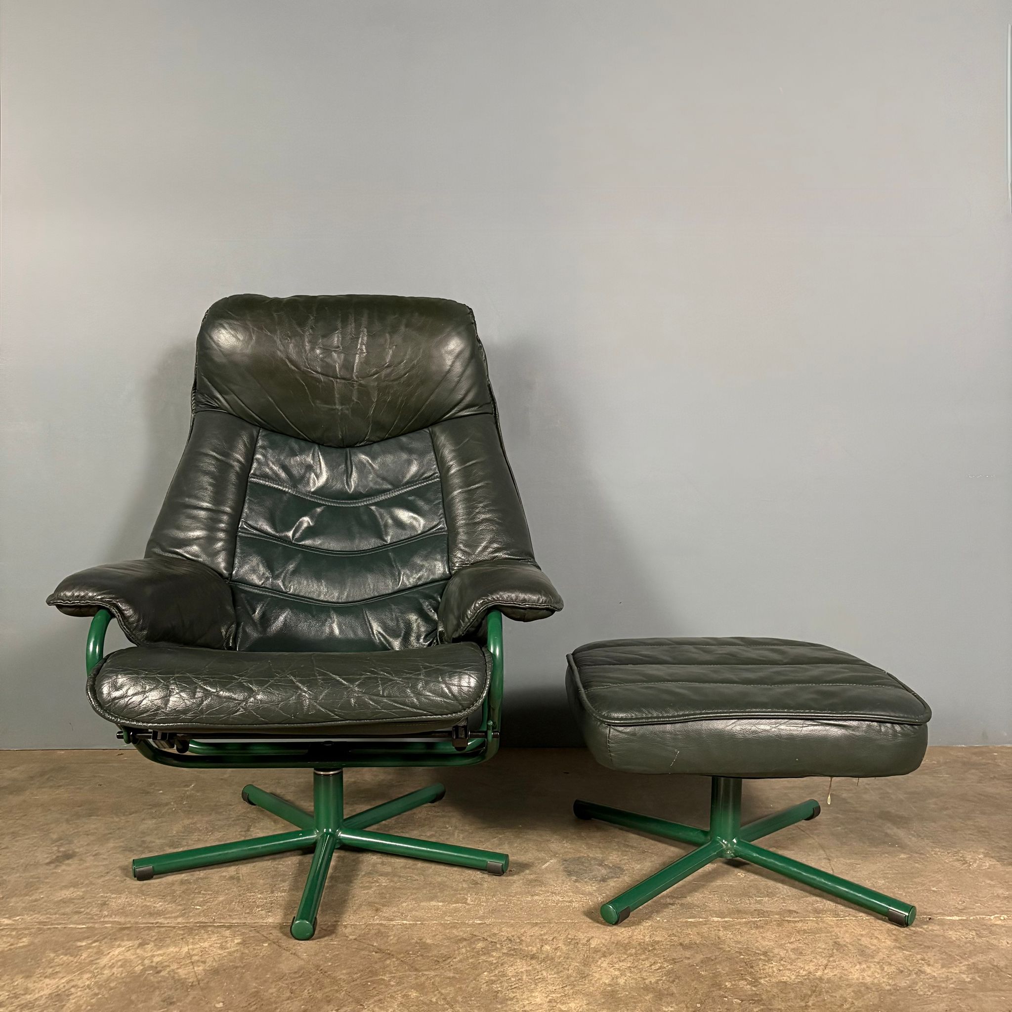 Green Leather Skoghaug Reclining Swivel Lounge Chair With Matching Footstool/Ottoman Mid Century Vintage Retro MCM