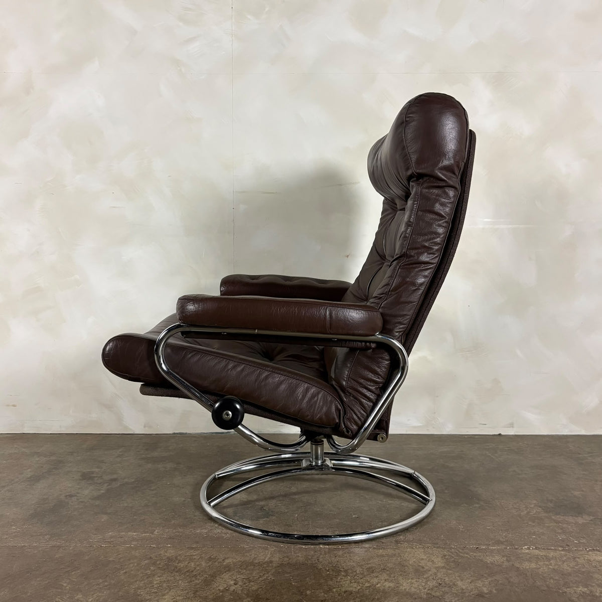 Mid Century Leather Norwegian Ekornes Brown Stressless Swivel Armchair & Footstool Vintage Retro MCM