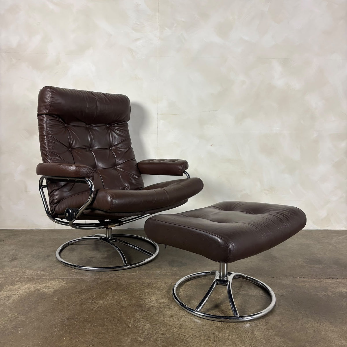 Mid Century Leather Norwegian Ekornes Brown Stressless Swivel Armchair & Footstool Vintage Retro MCM