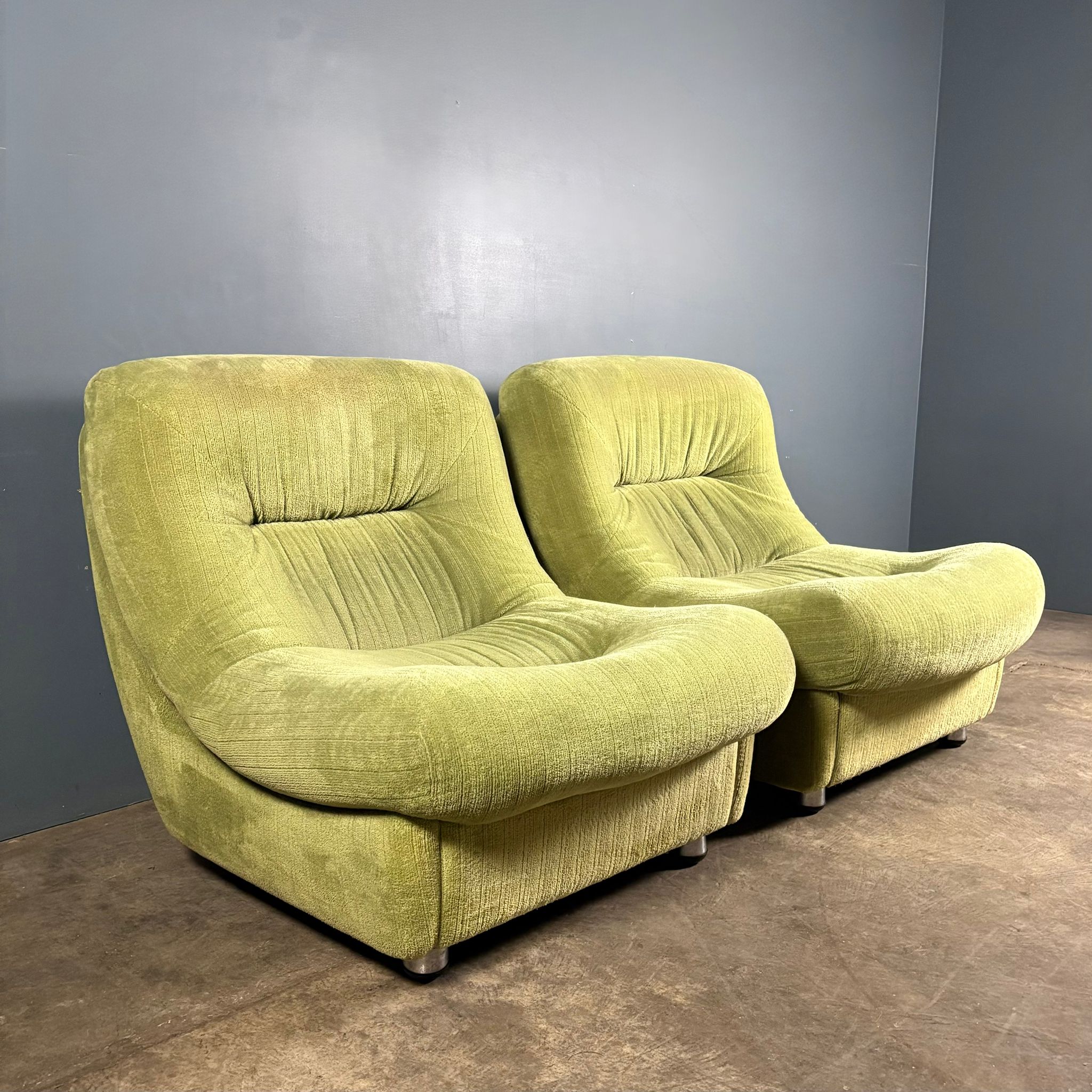Green Pair Of Lounge Chairs Mid Century Vintage Retro MCM
