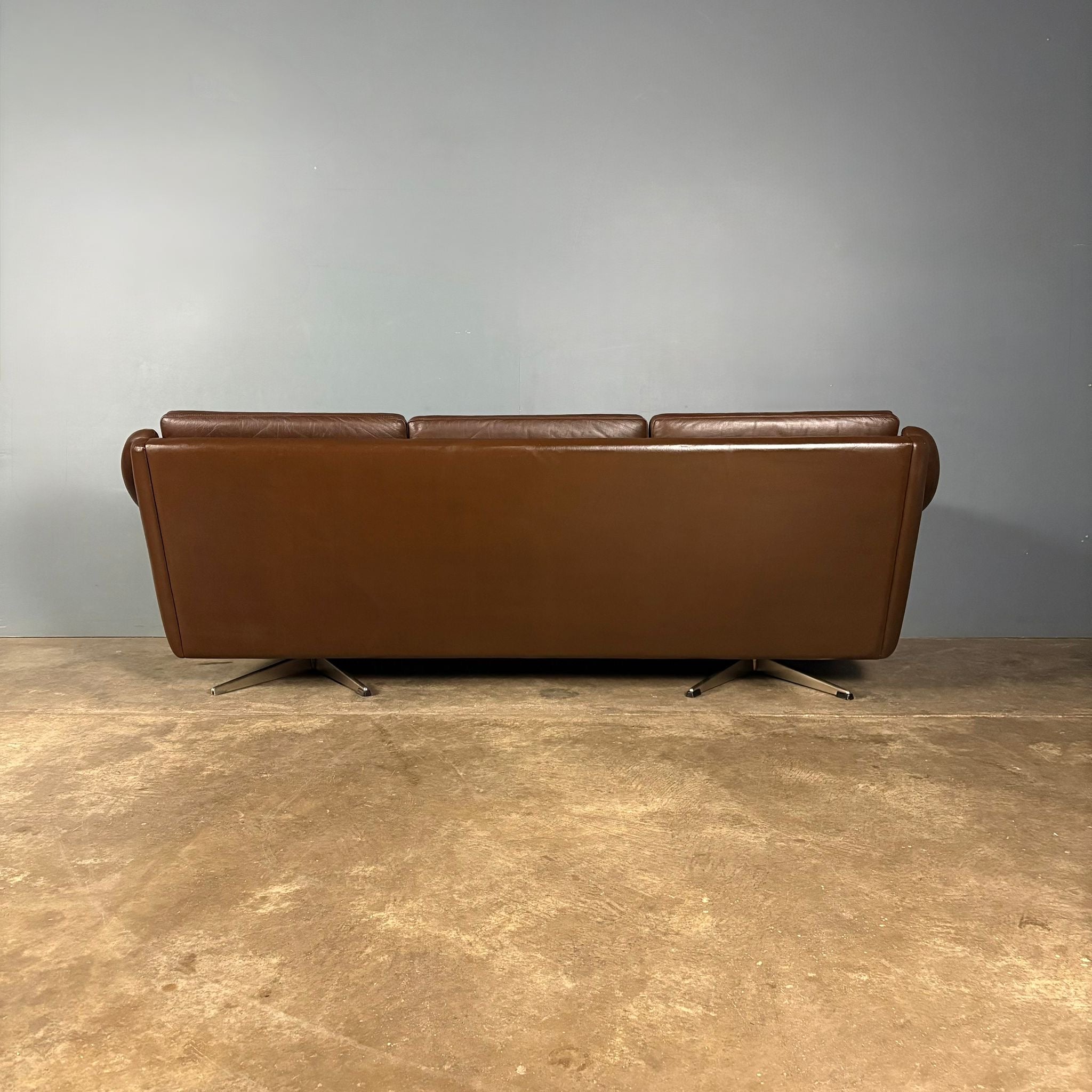 Matador Brown Leather Three Seater Sofa By Aage Christiansen For Erhardsen & Andersen & Eran Mobler Mid Century Vintage Retro MCM