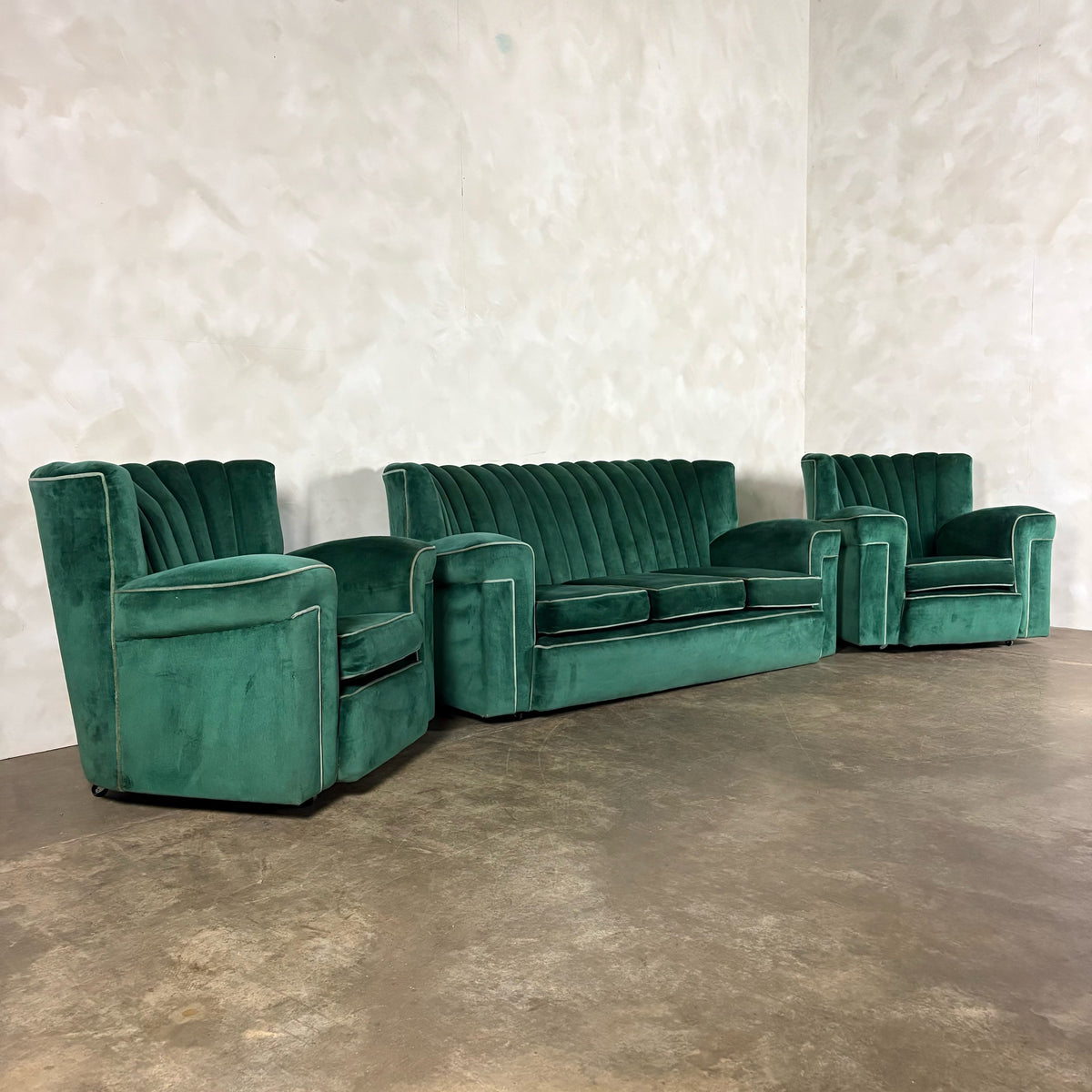 Vintage Art Deco Three Seater Sofa & Pair Of Armchairs In Emerald Turquoise Green Velvet