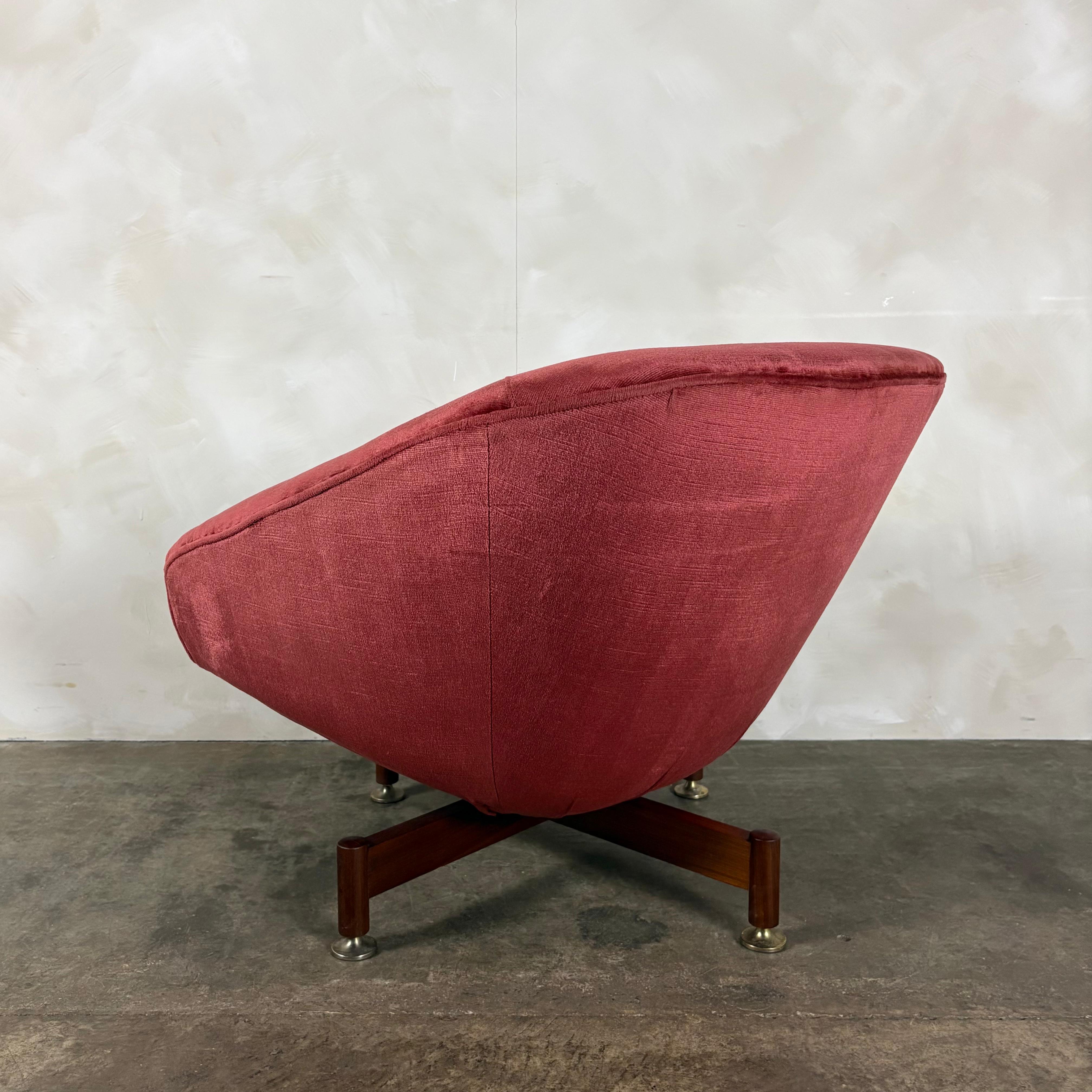 Greaves & Thomas Pink Swivel Teak Lounge Chair Mid Century Vintage Retro MCM