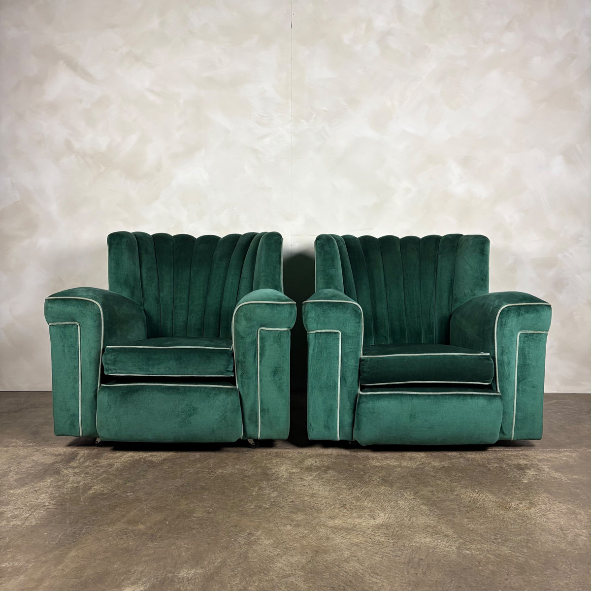 Vintage Art Deco Three Seater Sofa & Pair Of Armchairs In Emerald Turquoise Green Velvet