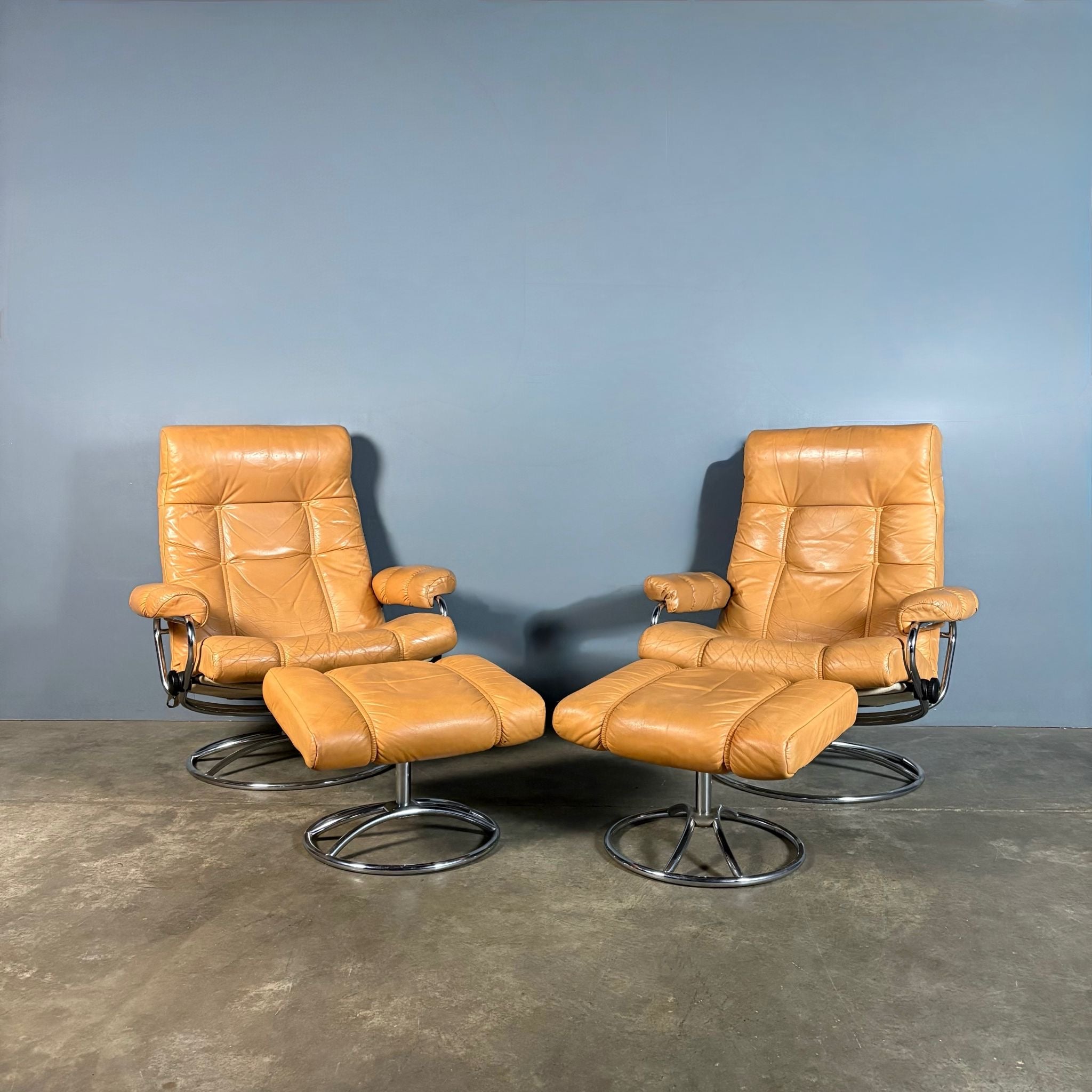 Pair Of Mid Century Leather & Chrome Ekornes Stressless Reclining Armchairs & Footstools Vintage Retro MCM