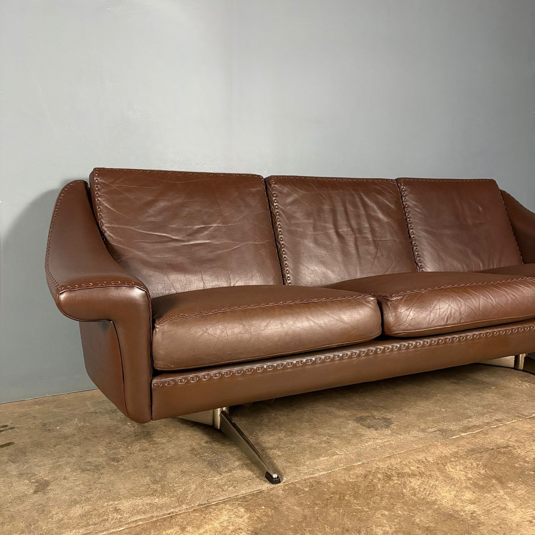 Matador Brown Leather Three Seater Sofa By Aage Christiansen For Erhardsen & Andersen & Eran Mobler Mid Century Vintage Retro MCM