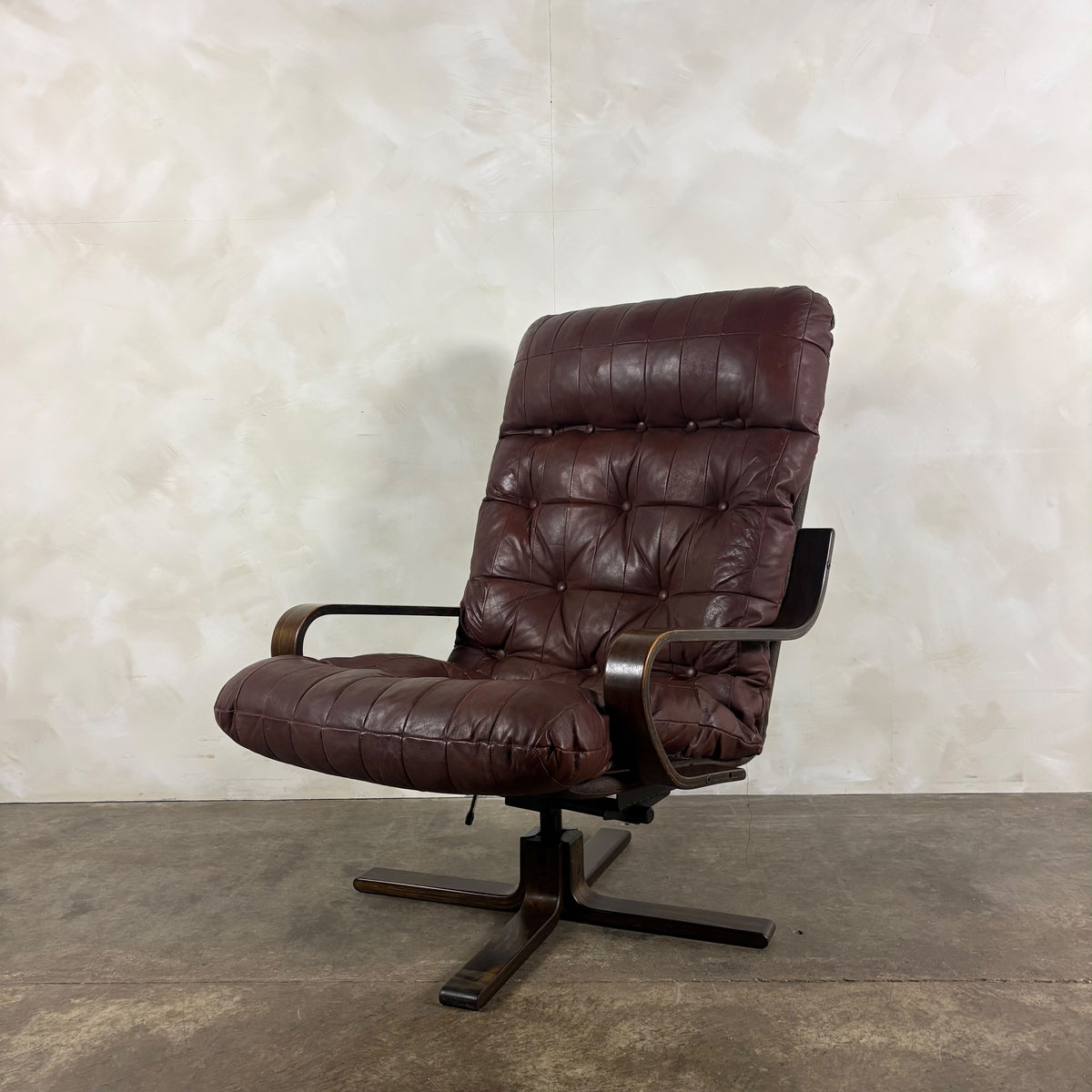 Pair Of Scandinavian Brown Leather Lounge Chairs Mid Century Vintage Retro MCM
