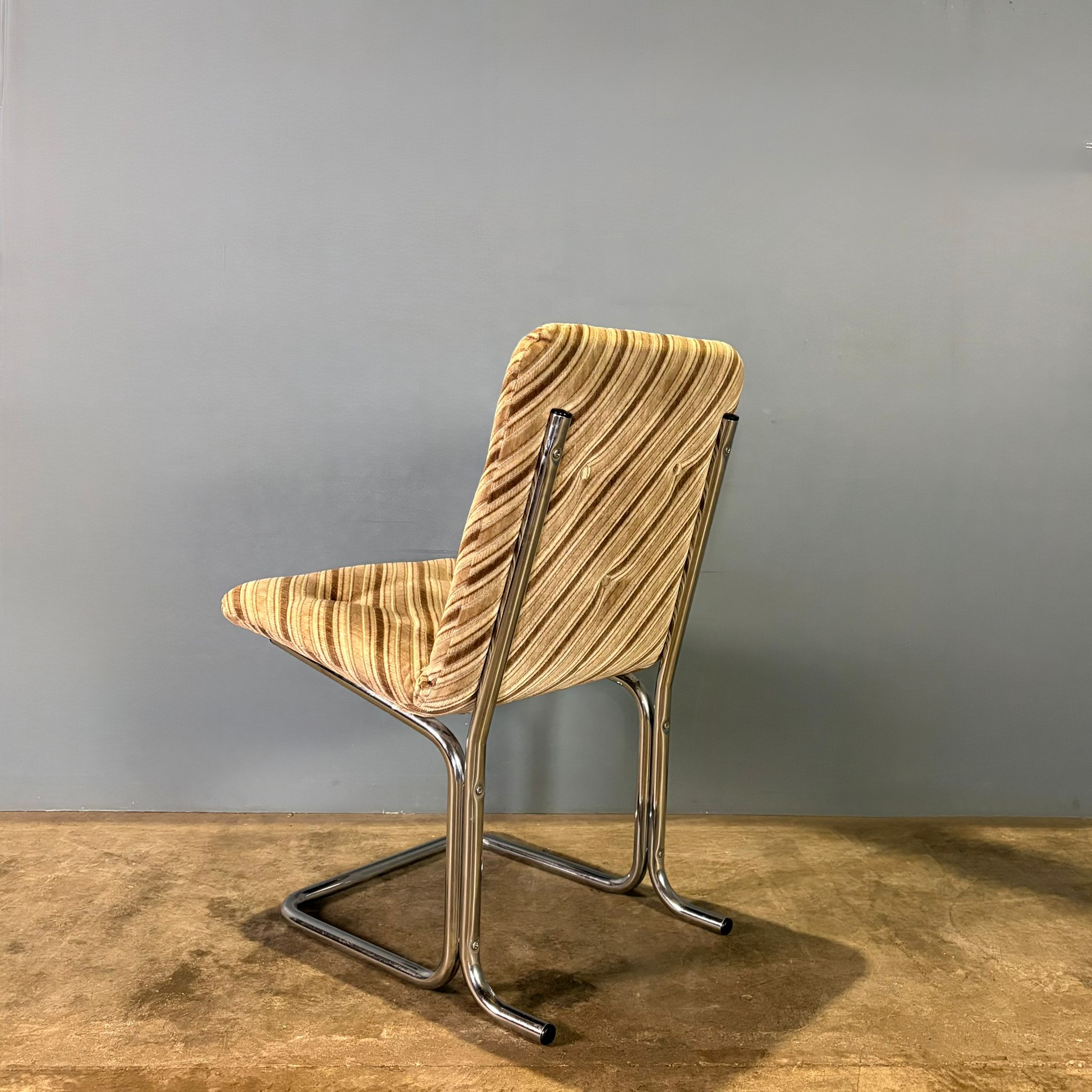 Six Geometric Patterned Chrome Cantilevered Dining Chairs Mid Century Vintage Retro MCM