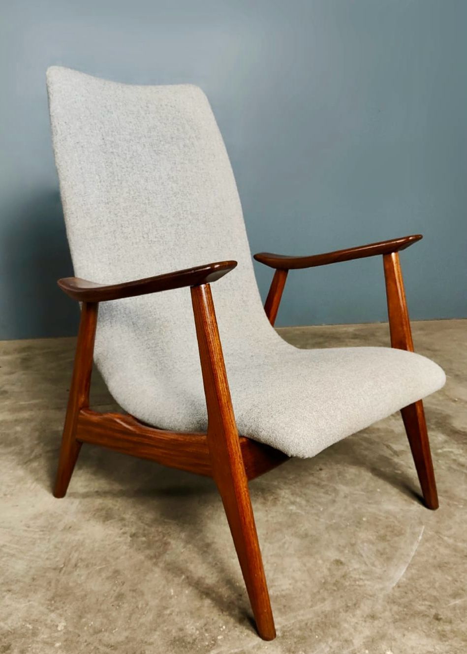 SOLD Grey Wool Teak Louis Van Teefelen For WéBé Lounge Chair