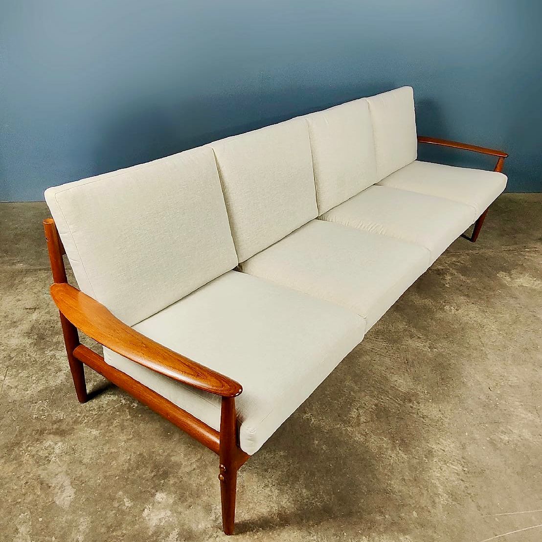 Mid Century Danish Teak 4 Seater Sofa Model 118-4 Grete Jalk France & Son & Daverkosen Vintage Retro MCM